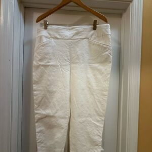 Chico's Perfect Stretch Capri Pants in White